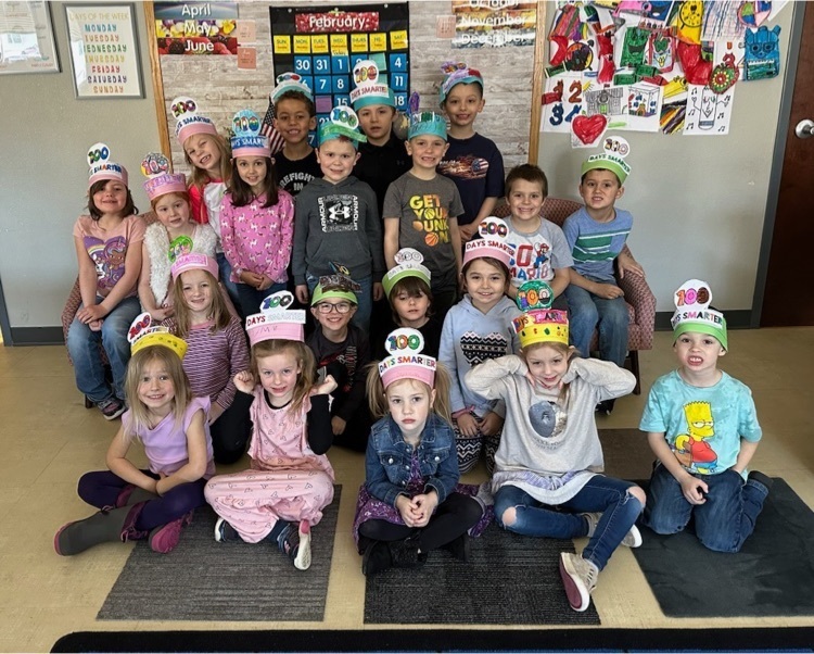 Kindergarten celebrated the 100th day of school